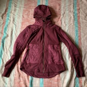Lululemon fleecy keen jacket III in wine berry, size 8- rose gold hardware